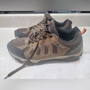 BearPaw Men's Tan and Brown Athletic Boots/Shoes Waterproof Leather Outdoor Wear